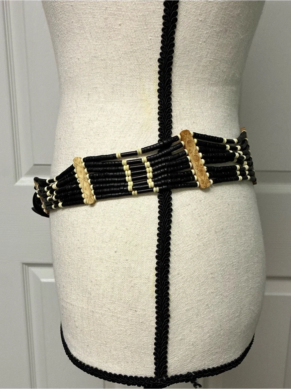 Vintage 1970s handmade bone & horn bead belt.